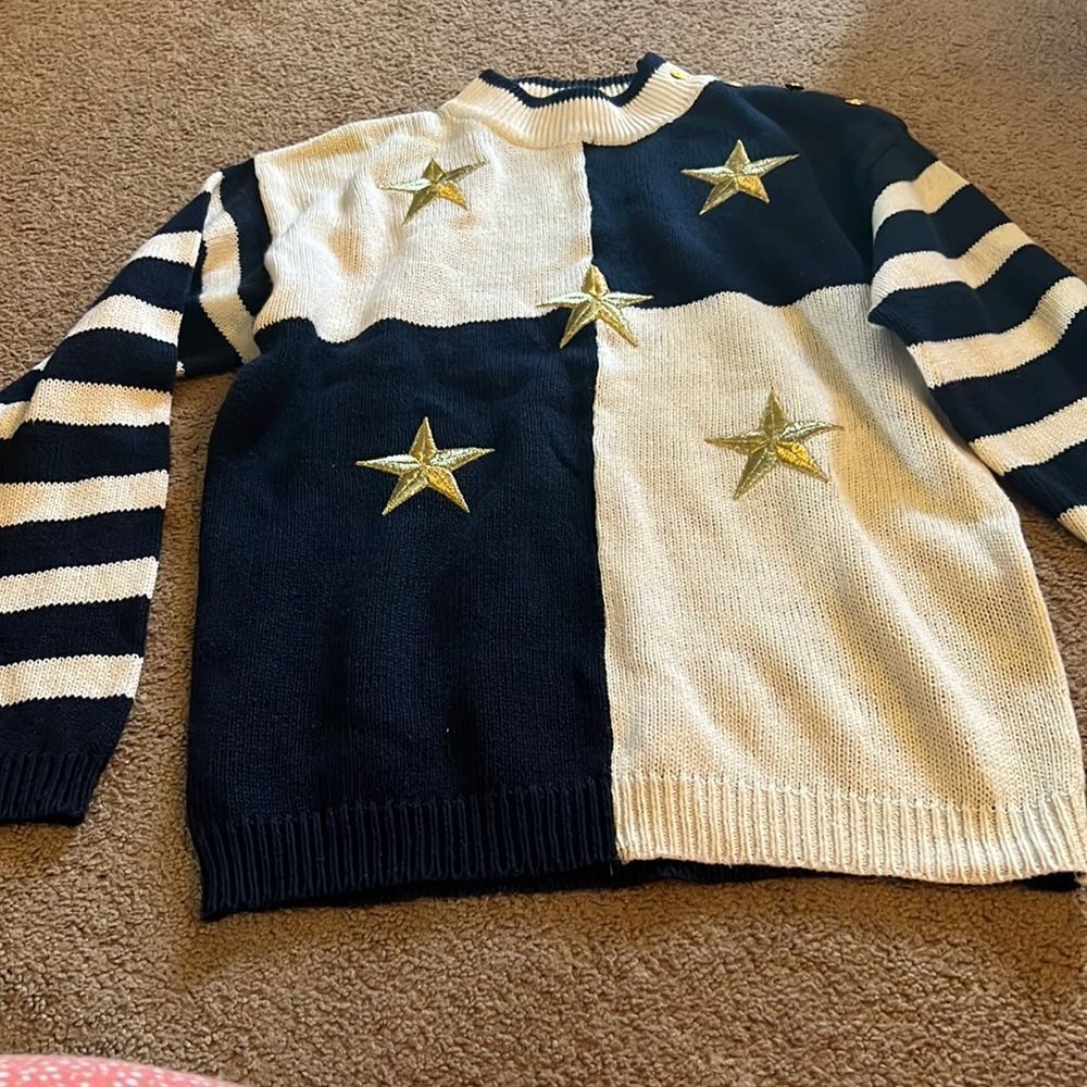 Maurada blue and white sweater M‎